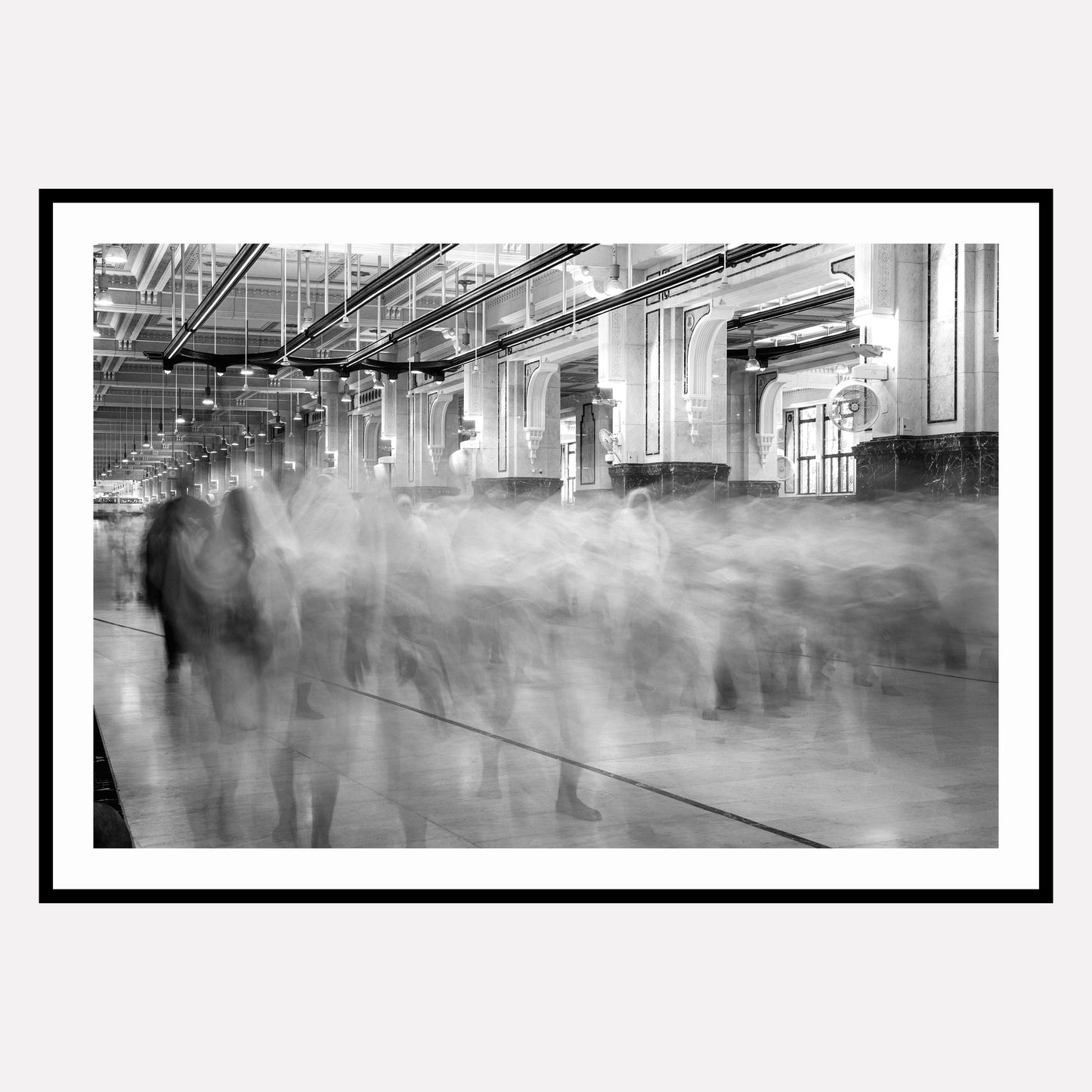 Circulate | وَلْيَـطَّوفُـوا